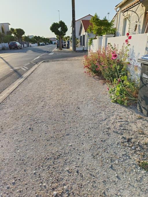 Charmante Maisonnette Proche Plage シャトライヨン・プラージュ エクステリア 写真